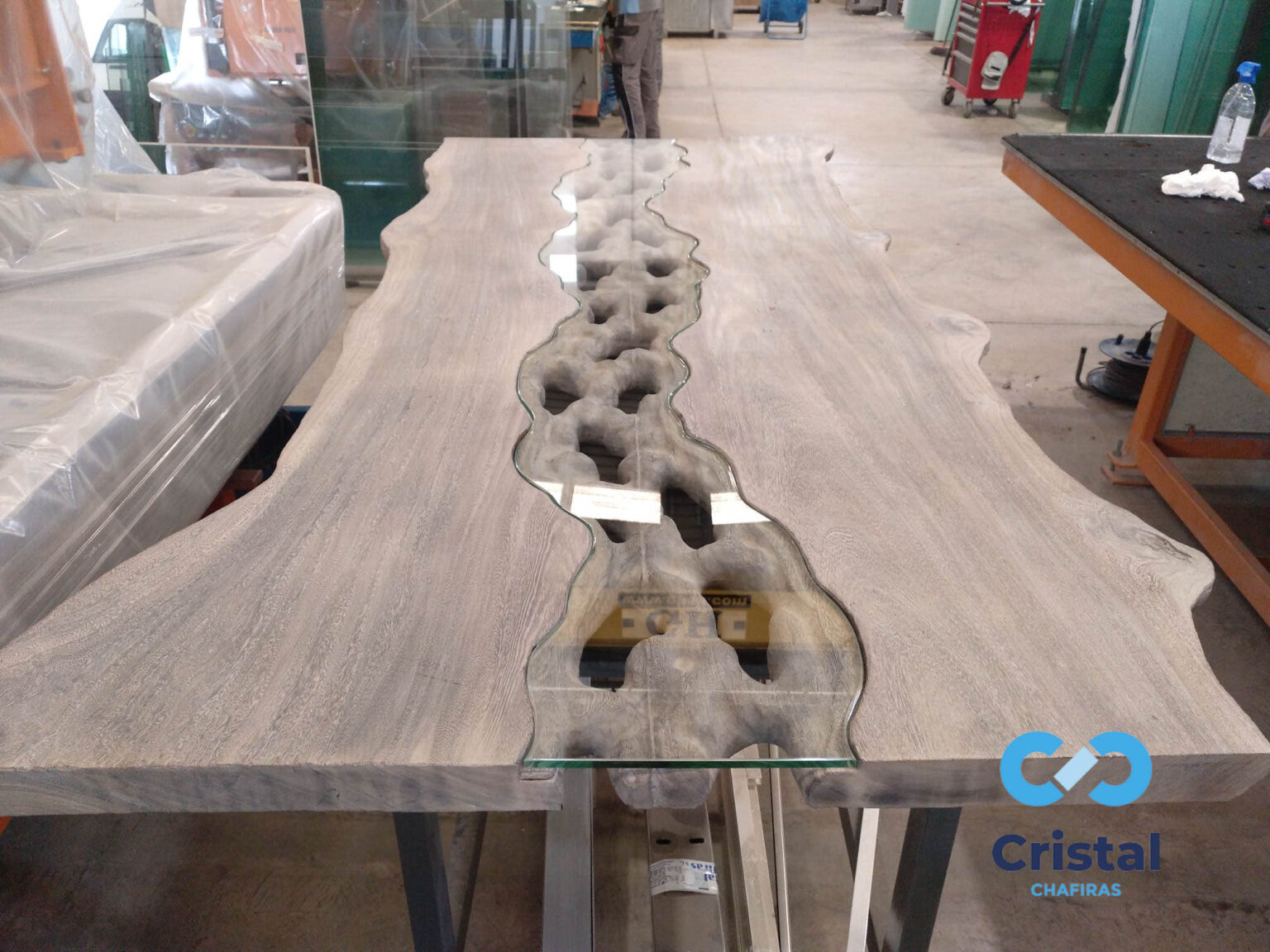 mesa decorativa de madera con cristal tenerife 4