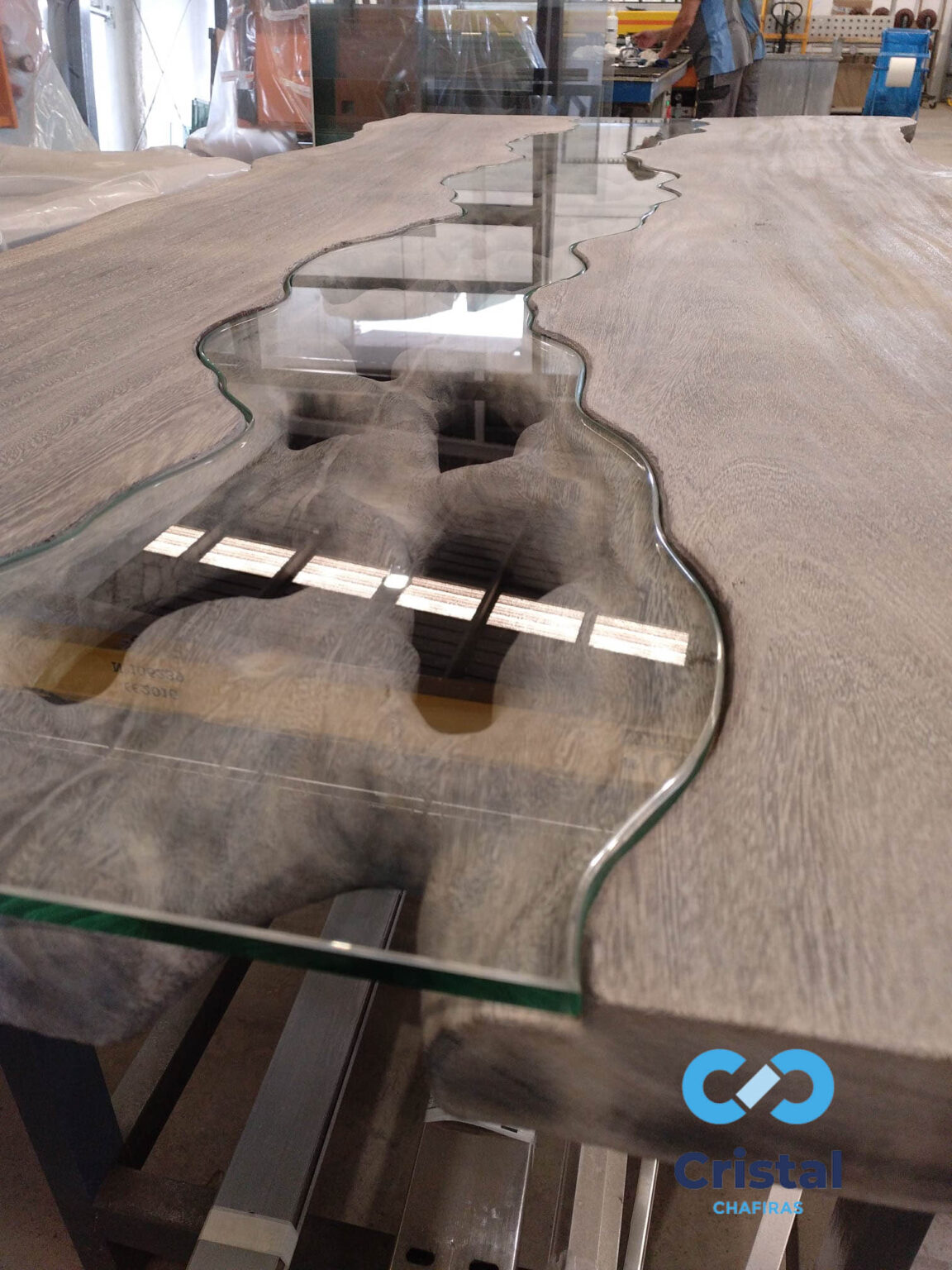 mesa decorativa de madera con cristal tenerife 5