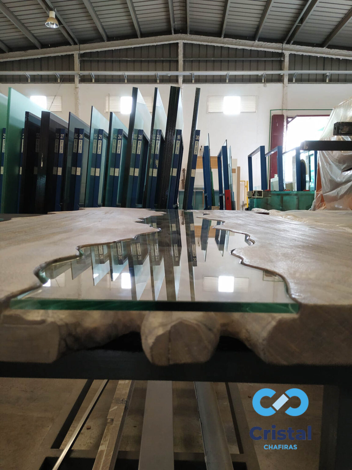 mesa decorativa de madera con cristal tenerife 6