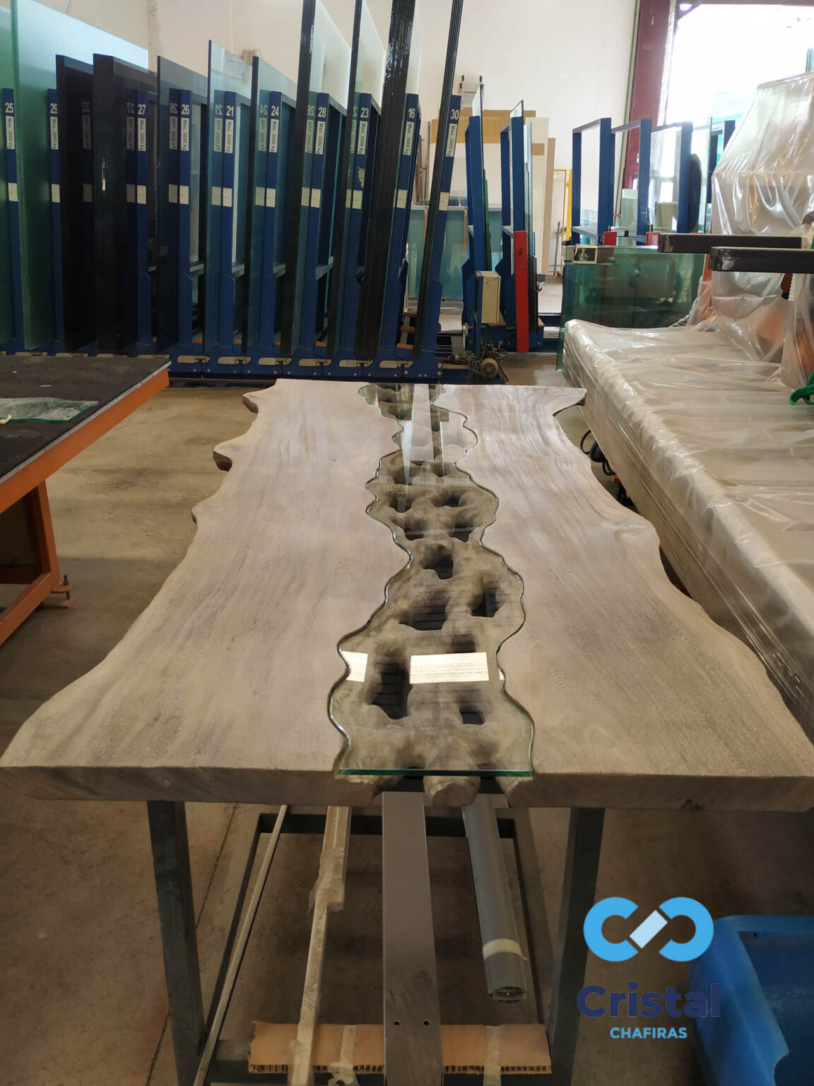 mesa decorativa de madera con cristal tenerife 7